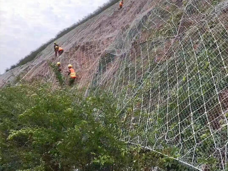 河南省边坡防护网现场施工